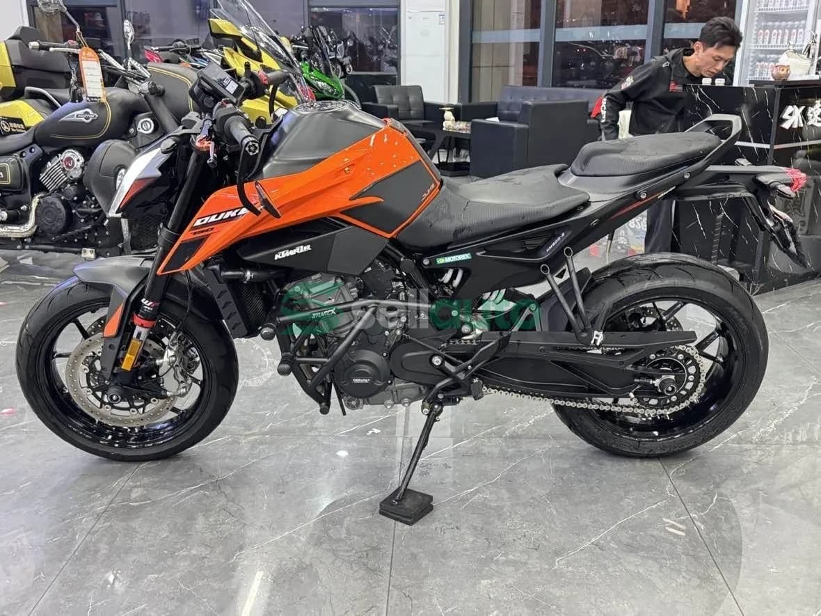 KTMR2R 790 Duke 2025 6
