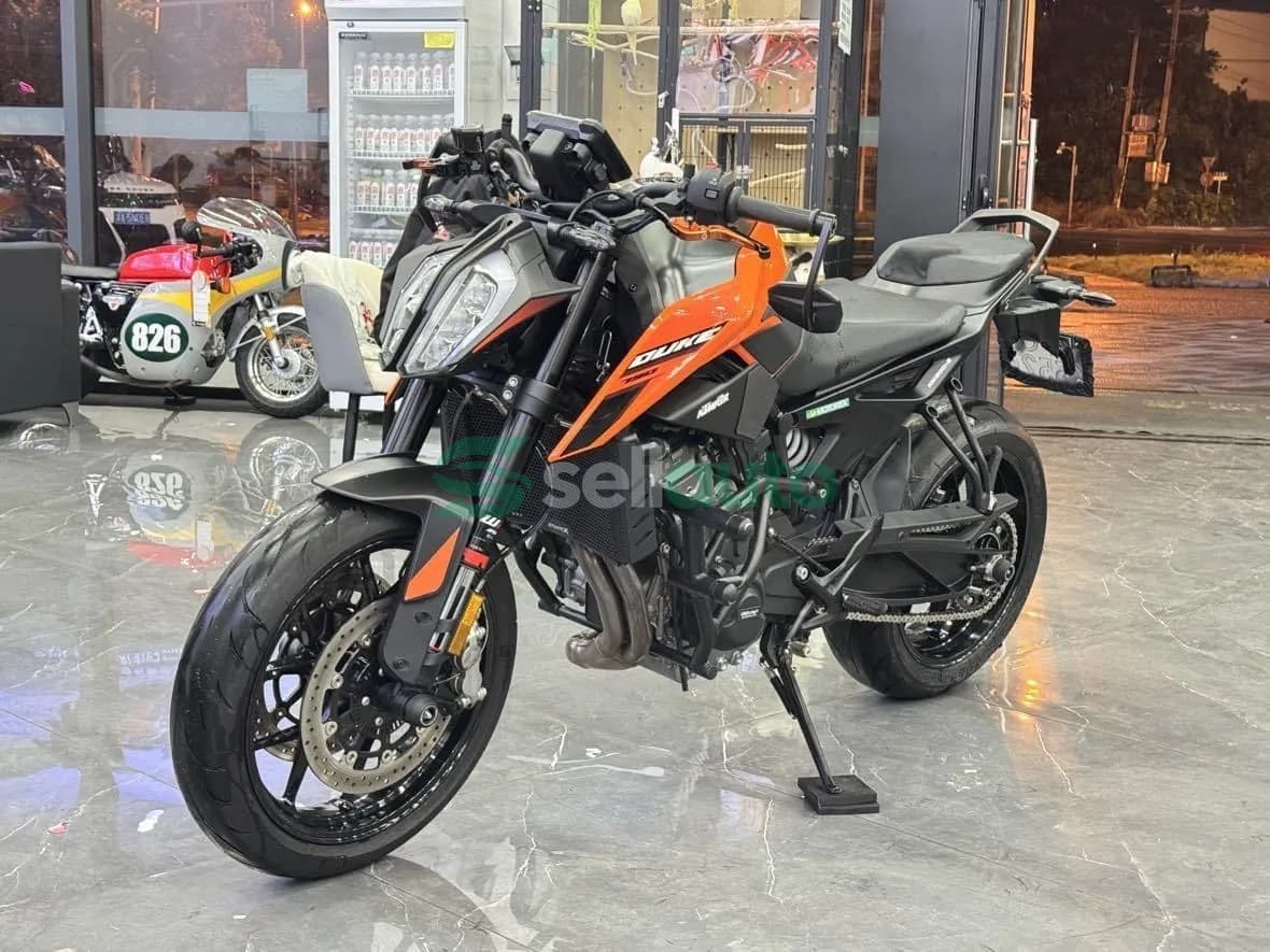 KTMR2R 790 Duke 2025 8