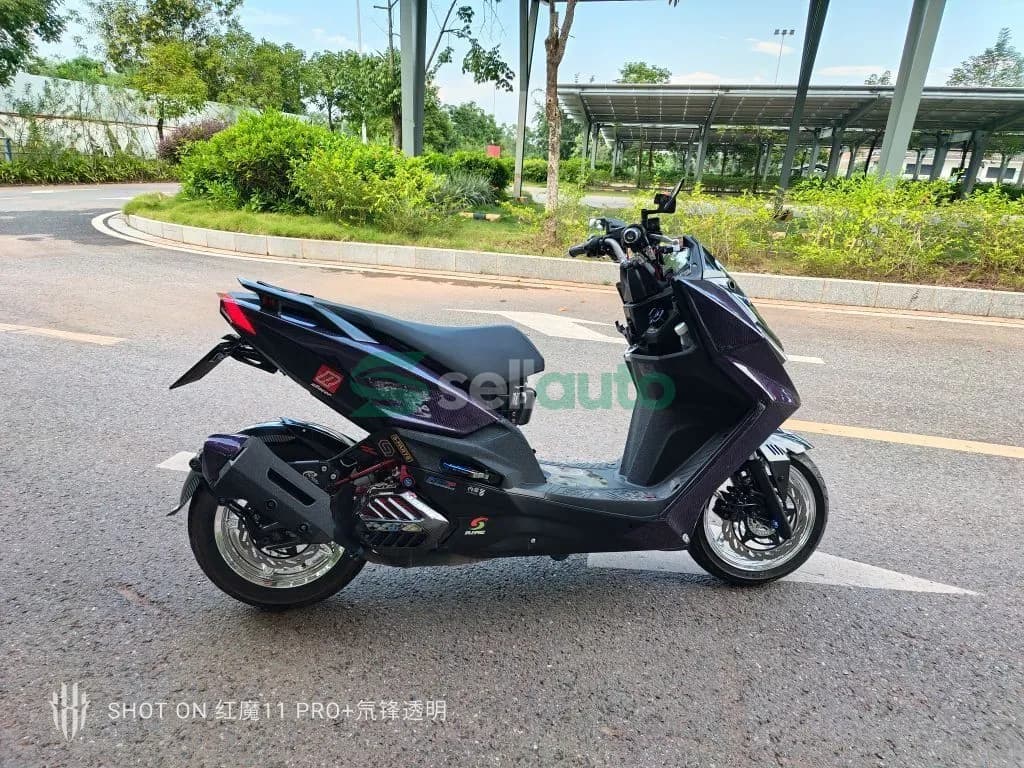 KYMCO KRV180 2022