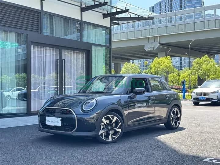 BMW MINI 2024